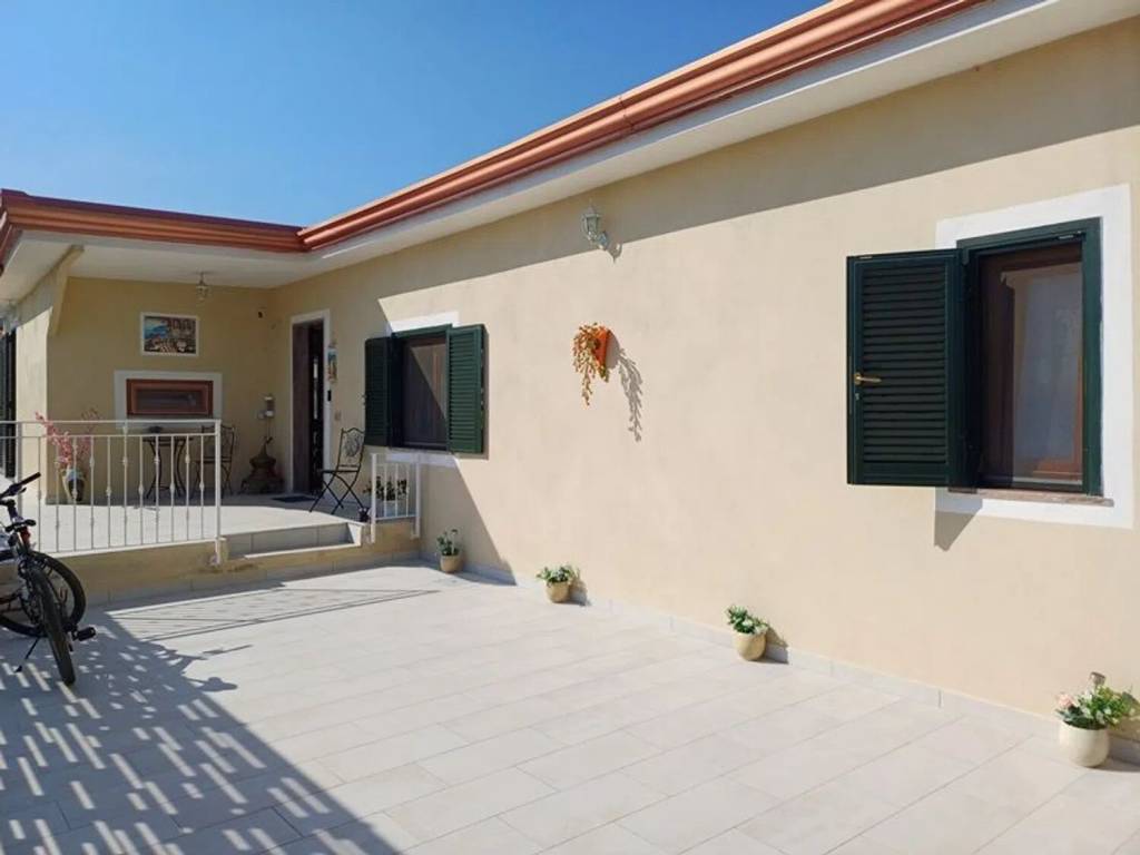 casa indipendente in vendita a Pontecagnano Faiano