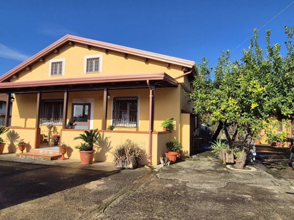 casa indipendente in vendita a Pontecagnano Faiano