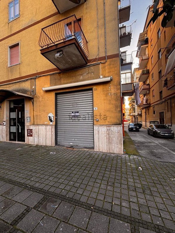 locale commerciale in vendita a Pontecagnano Faiano