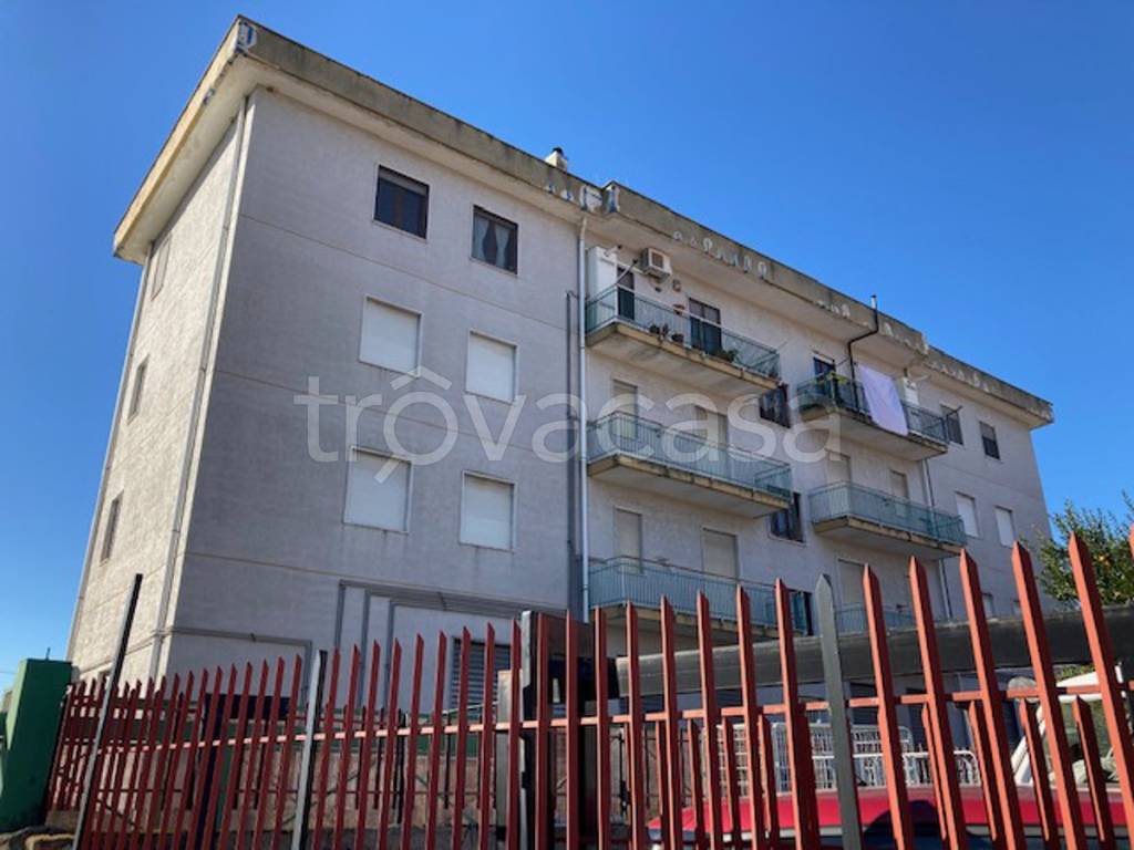 locale commerciale in vendita a Pontecagnano Faiano