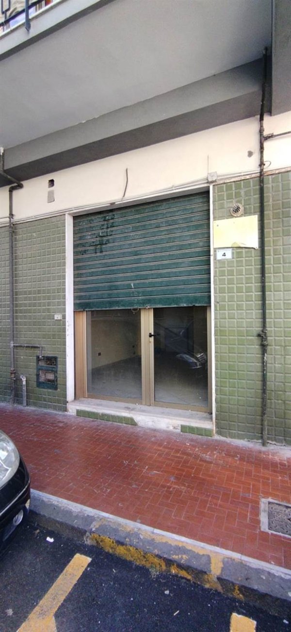 negozio in vendita a Pontecagnano Faiano