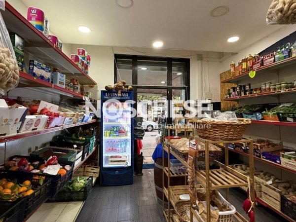 negozio in vendita a Pontecagnano Faiano