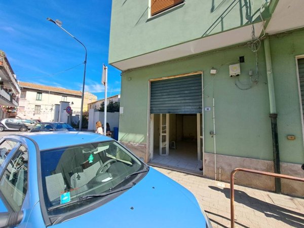 negozio in vendita a Pontecagnano Faiano