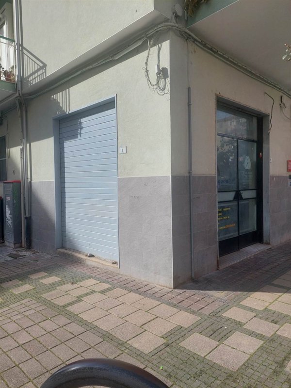 negozio in vendita a Pontecagnano Faiano