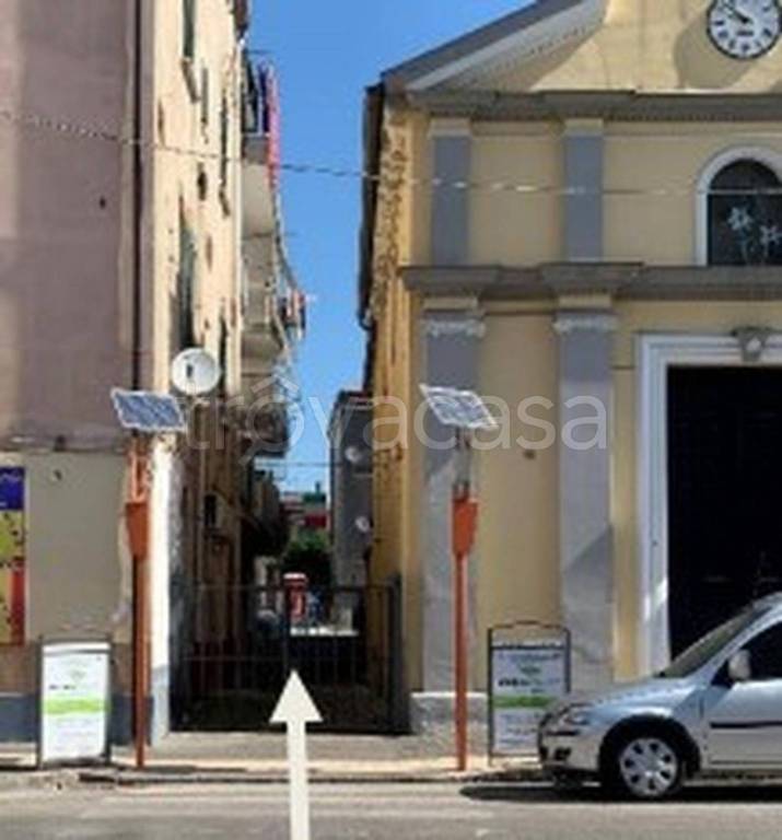 locale commerciale in vendita a Pontecagnano Faiano in zona Sant'Antonio