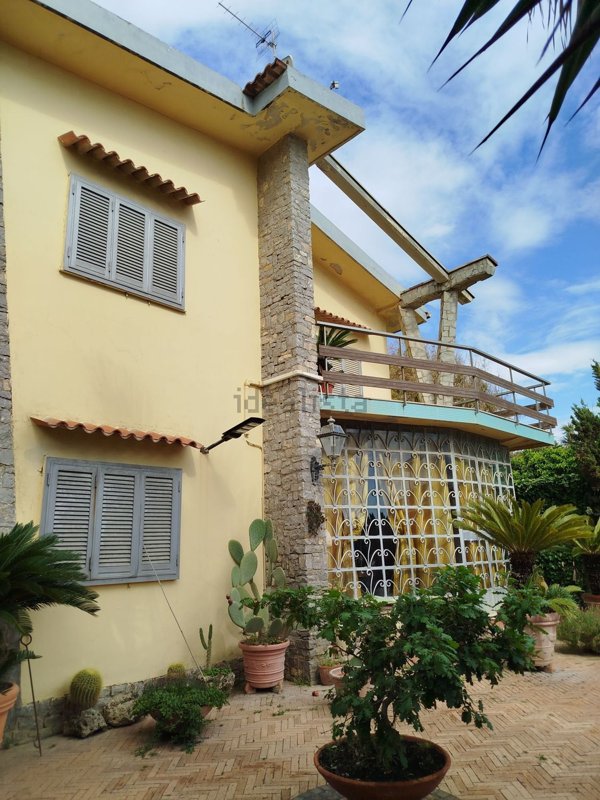 casa indipendente in vendita a Pontecagnano Faiano in zona Magazzeno