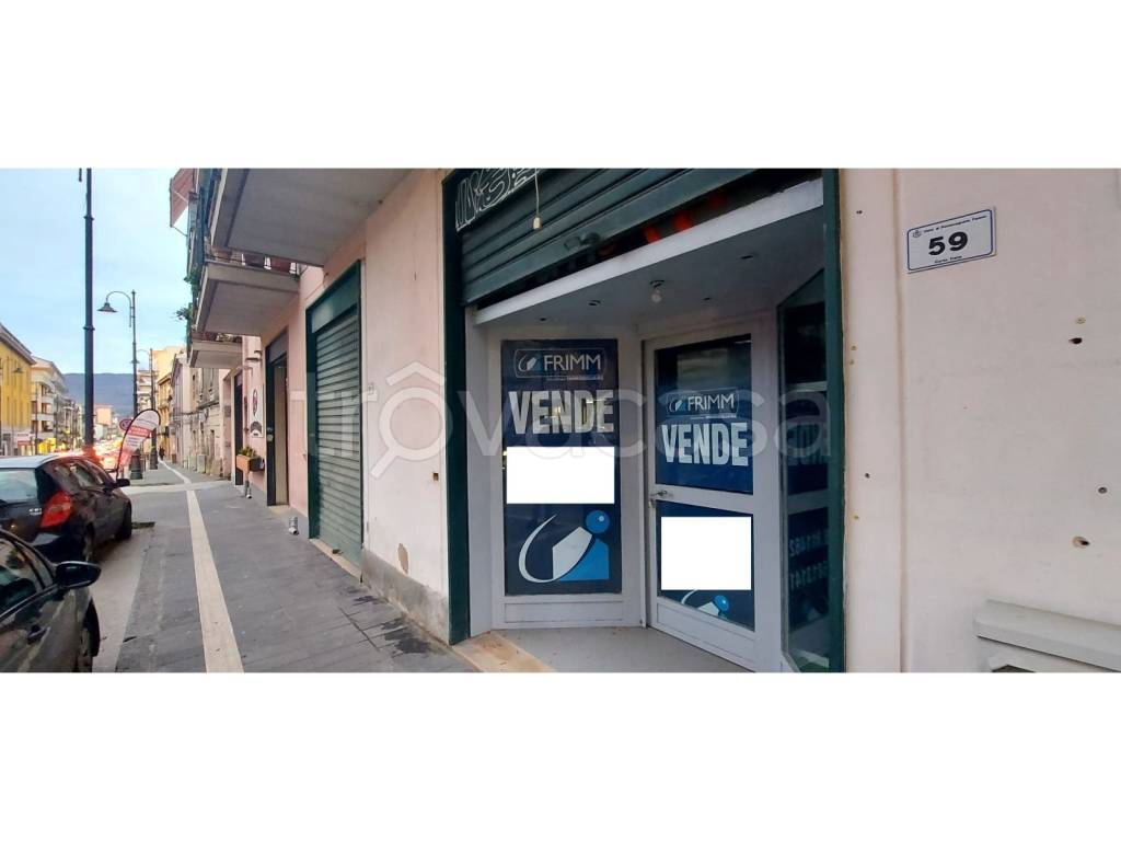 negozio in vendita a Pontecagnano Faiano