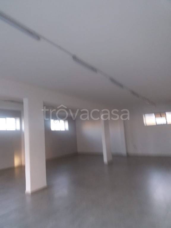 negozio in vendita a Pontecagnano Faiano