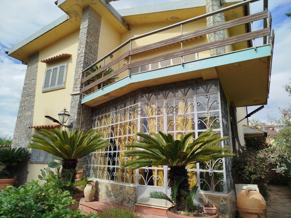 casa indipendente in vendita a Pontecagnano Faiano in zona Magazzeno