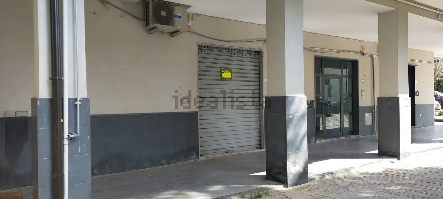 locale commerciale in vendita a Pontecagnano Faiano