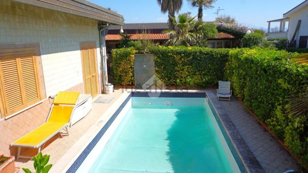 casa indipendente in vendita a Pontecagnano Faiano in zona Magazzeno