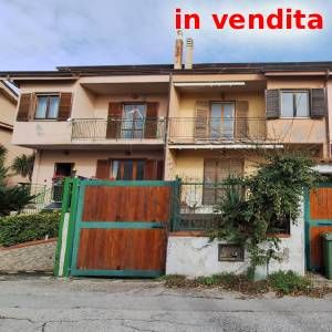 casa indipendente in vendita a Pontecagnano Faiano in zona Magazzeno