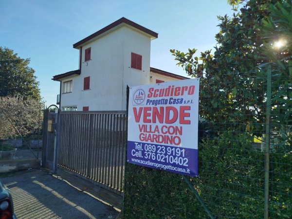casa indipendente in vendita a Pontecagnano Faiano in zona La Picciola