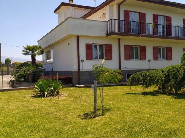 casa indipendente in vendita a Pontecagnano Faiano in zona La Picciola