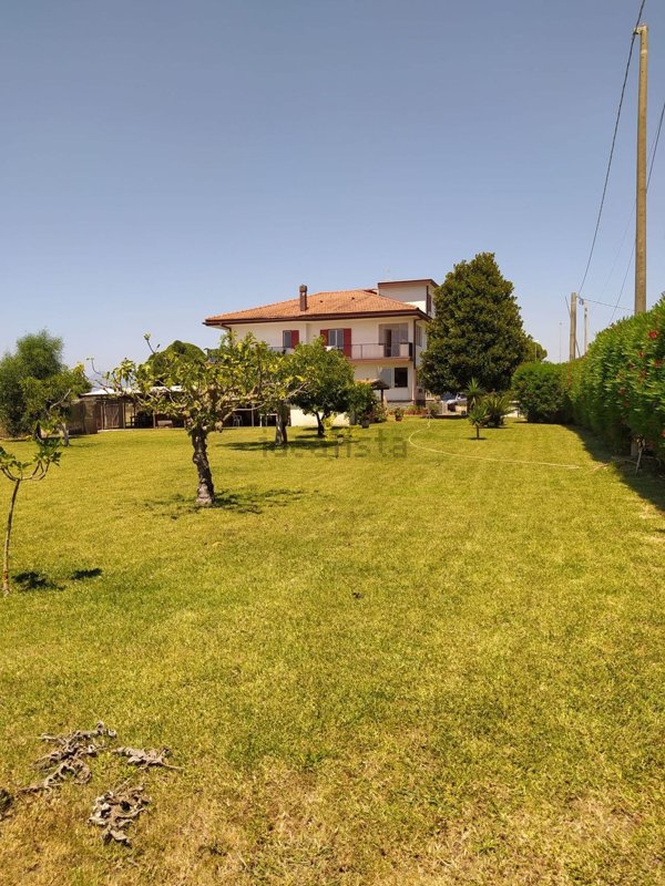 casa indipendente in vendita a Pontecagnano Faiano in zona La Picciola