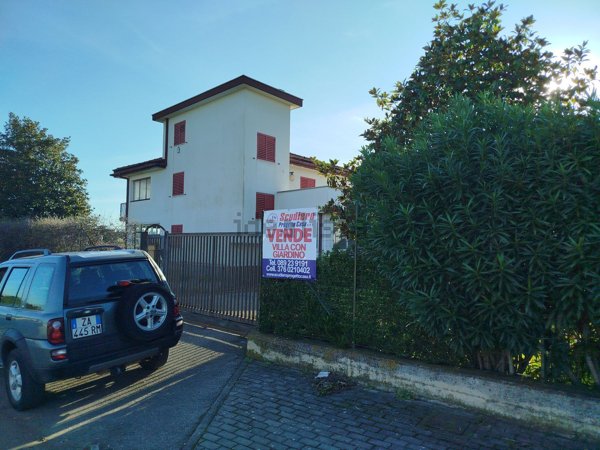 casa indipendente in vendita a Pontecagnano Faiano in zona La Picciola