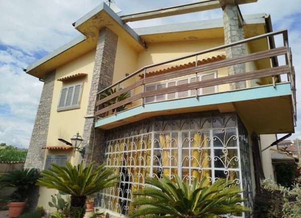 casa indipendente in vendita a Pontecagnano Faiano in zona Magazzeno