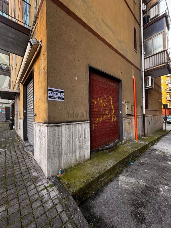 locale commerciale in vendita a Pontecagnano Faiano