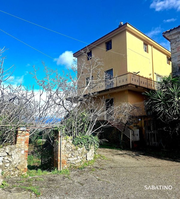 casa indipendente in vendita a Pontecagnano Faiano in zona Magazzeno