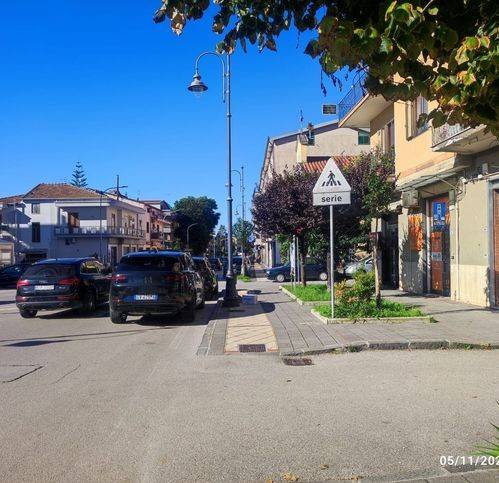 negozio in vendita a Pontecagnano Faiano in zona Sant'Antonio