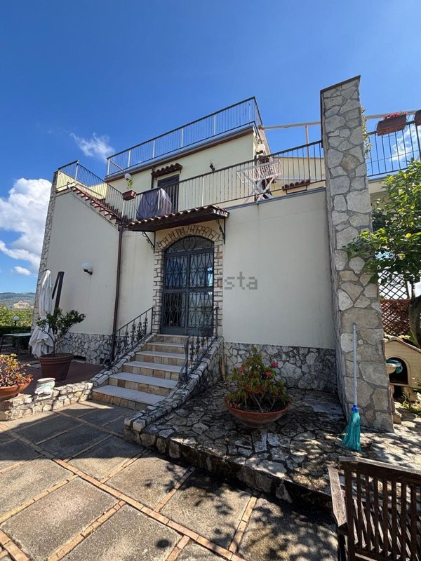 casa indipendente in vendita a Pontecagnano Faiano