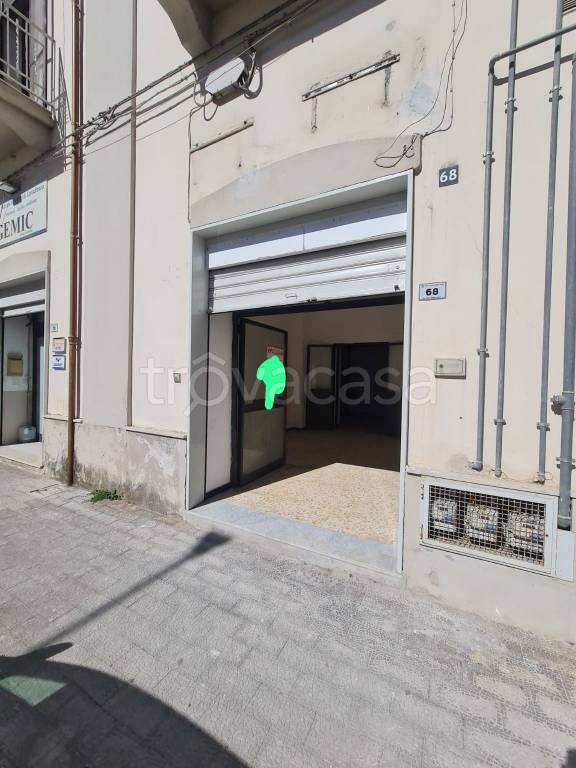 negozio in vendita a Pontecagnano Faiano in zona Sant'Antonio