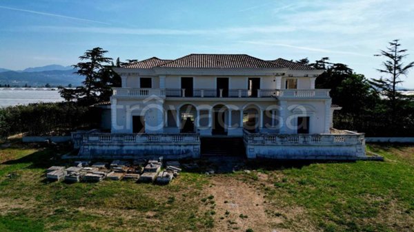 villa in vendita a Pontecagnano Faiano in zona Magazzeno