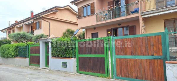 casa indipendente in vendita a Pontecagnano Faiano in zona Magazzeno
