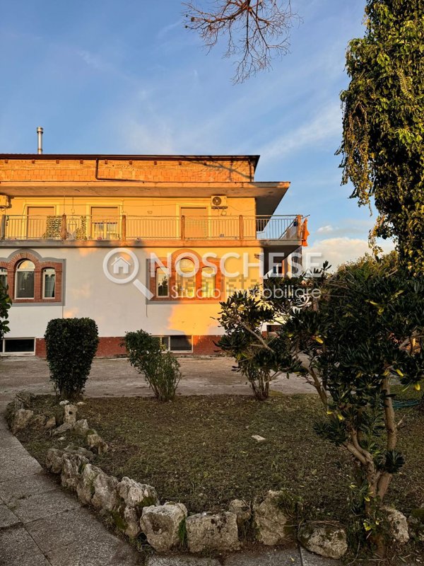 casa indipendente in vendita a Pontecagnano Faiano in zona Magazzeno