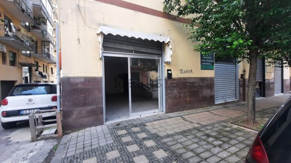 locale commerciale in vendita a Pontecagnano Faiano in zona Sant'Antonio