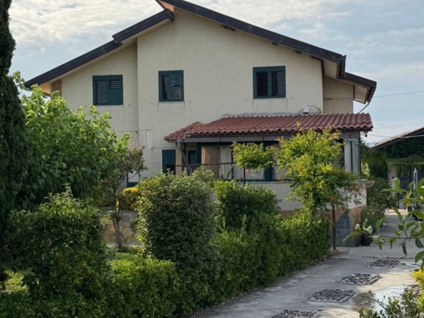 casa indipendente in vendita a Pontecagnano Faiano