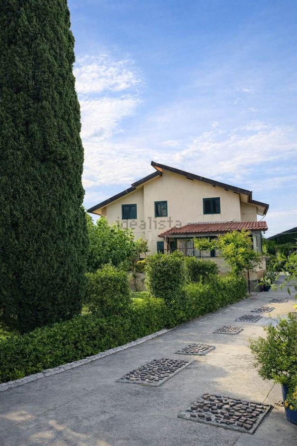 casa indipendente in vendita a Pontecagnano Faiano in zona Magazzeno