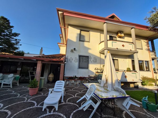 casa indipendente in vendita a Pontecagnano Faiano in zona Magazzeno