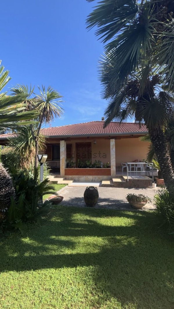 casa indipendente in vendita a Pontecagnano Faiano