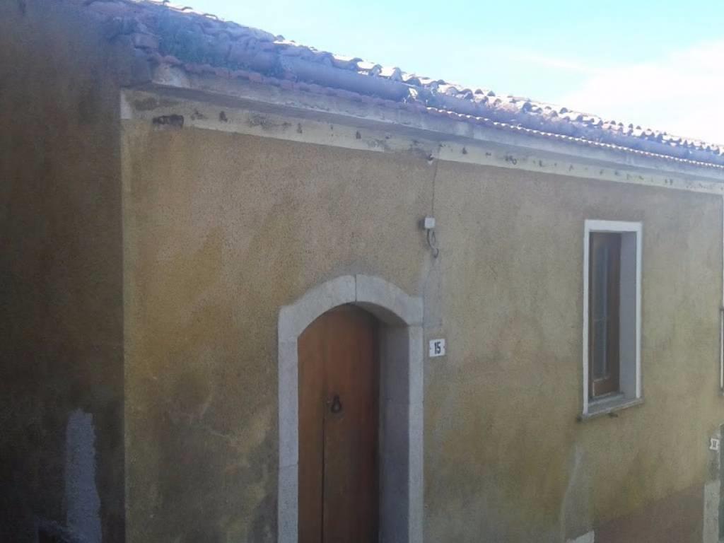 casa indipendente in vendita a Postiglione in zona Canneto