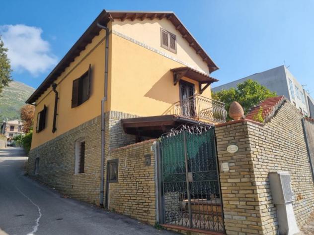 casa indipendente in vendita a Postiglione