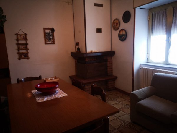 casa indipendente in vendita a Postiglione in zona Canneto