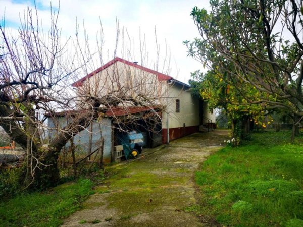 casa indipendente in vendita a Postiglione in zona Canneto