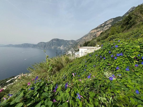 pentavano in vendita a Praiano in zona Vettica Maggiore