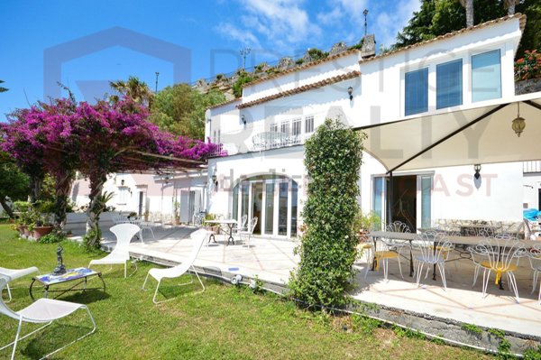 casa indipendente in vendita a Praiano in zona Vettica Maggiore