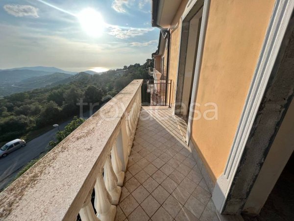 casa indipendente in vendita a Prignano Cilento