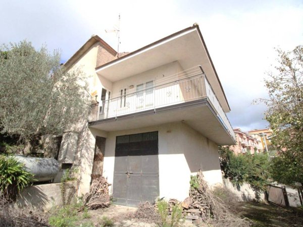 casa indipendente in vendita a Prignano Cilento