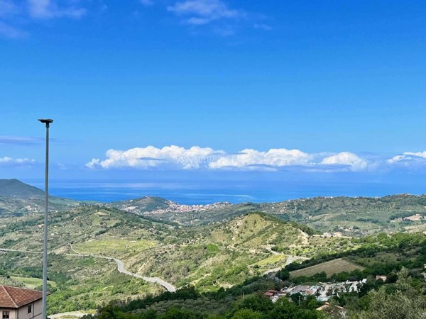 casa indipendente in vendita a Prignano Cilento