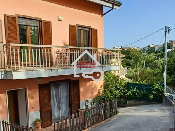 casa indipendente in vendita a Prignano Cilento