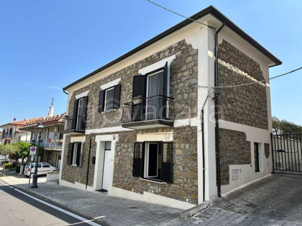 casa indipendente in vendita a Prignano Cilento