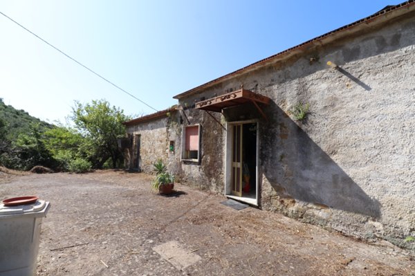 casa indipendente in vendita a Prignano Cilento
