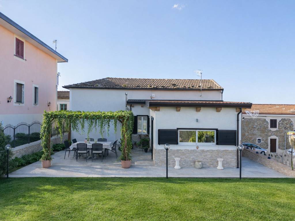 casa indipendente in vendita a Prignano Cilento