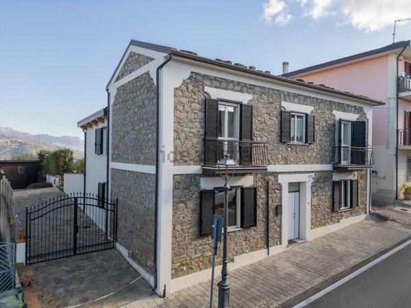 casa indipendente in vendita a Prignano Cilento