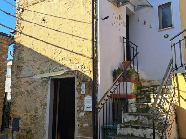 casa indipendente in vendita a Prignano Cilento