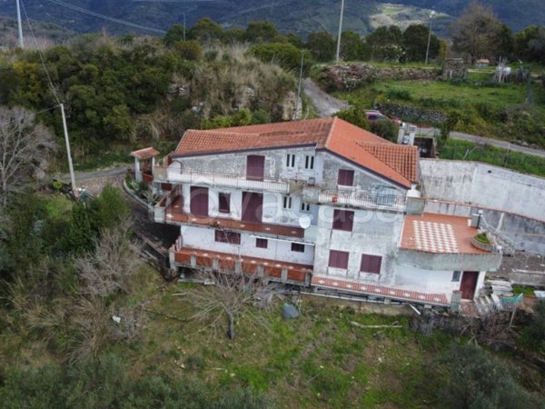 casa indipendente in vendita a Prignano Cilento